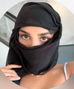 reema-777 Public Foto 3