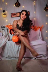 jolie_lovv Look how sexy I am this Halloween🎃😈 Bilde 5