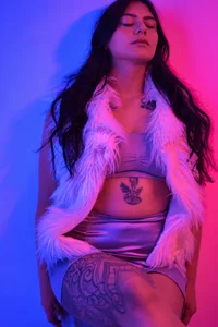 MelinaChavez Splashes of Color💙💗 Pic 3