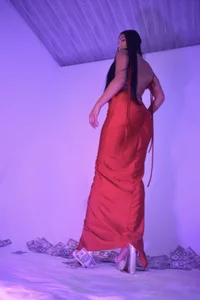 Iris_Thompson_ red is love 🌹 Fotka 2