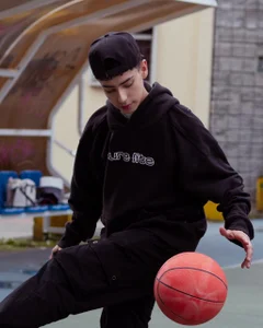 SebastianReed_ Public Hình 2