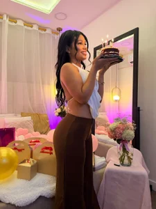 kassia_kim It's my birthday!!👑 Pic