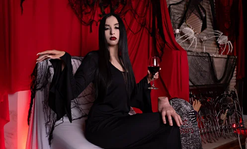 MeganTB This is halloween! 😈 Pic 5