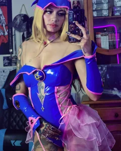 sakaexxx Dark magician girl - {count, plural, one {תמונה אחת} two {שתי תמונות} many {# תמונות} other {# תמונות}}