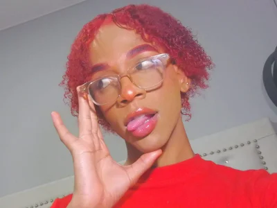 DakotaRosee Red is my new fav color Pic 4