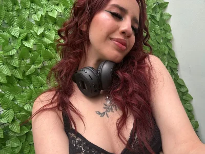 Elodiee_Roussee How about a redhead? Foto 5