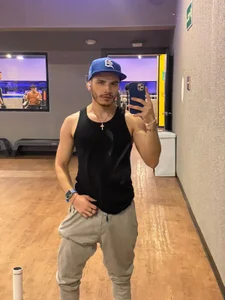 Gymbro? 💪🏻💫 de liam_es  4 Imagens