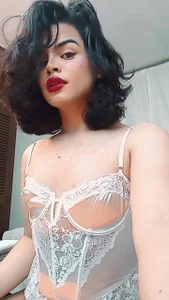 artechloeThe best way to get rid of temptation is to fall into it Bild