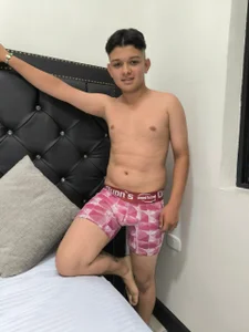 Public od NathanBrookhs  3 snímek