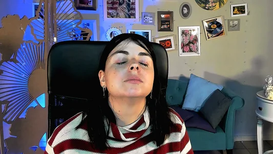 MartaEdams ❝ There's no surer way to ignite passion in another than to remain cold yourself. ❞ Foto