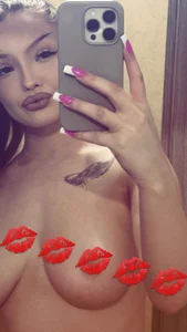 AlexaBright_ my long nails 💅🏻 Bilde 2