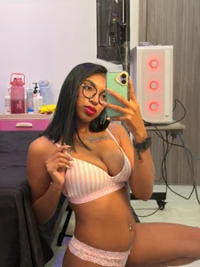 Spicy...! 🔥💦 de VickyyStone  4 Imagens
