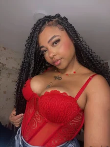 my favorite color!!❤️🌹💋 de pamela_west Foto 3