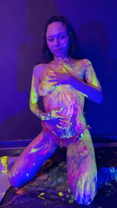 Sweettpleasure Painting and pleasure Pic 2