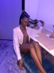 Hot and sexy ebony girl de Ririblonde1  5 Imagens