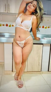 jessica_hotxxxDo you want to eat something?图片 2