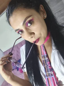 Zdjęcia Nyra_Queen ???? The naughtiest schoolgirl just came to class... but I think I don't want to behave well today??:  4