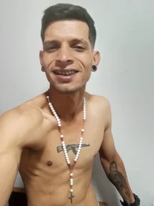 Holiid de thony77777  3 Imagens