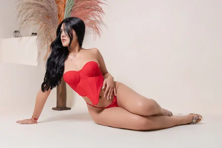 NatashaTaylor1SEXY DOLL Bild 3