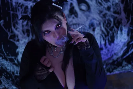 mikaskullcs 🖤 ​​A cigarette, smoke and a look that could steal your soul... 🚬👀 - {count, plural, one {תמונה אחת} two {שתי תמונות} many {# תמונות} other {# תמונות}}