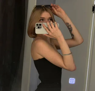Foto desnuda de holymarly 3