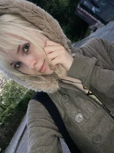 HannahHolliss Public Gambar