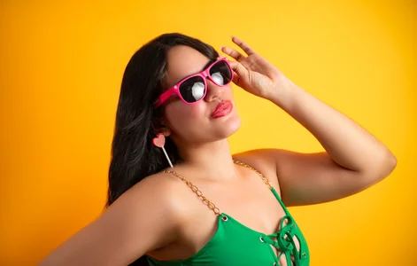 AriaJonnes_ SUMMER 🍹 Pic 3