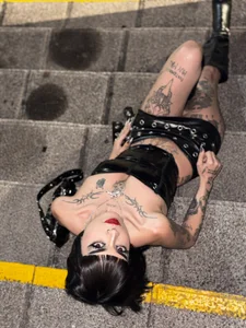 lilith_dior Public Foto 4