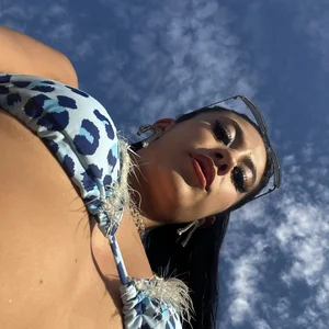 🩵☀️👙🥵🌊🏝️🥳🫦😈 de Bunnyvaleeee  3 Imagens