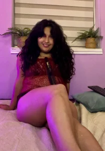 Zarabloom_ Lady in red i mean in bed Bilde