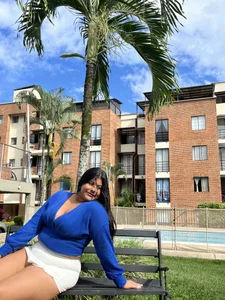 AnaBrowmnのNaughty blue 💙の 2枚の写真