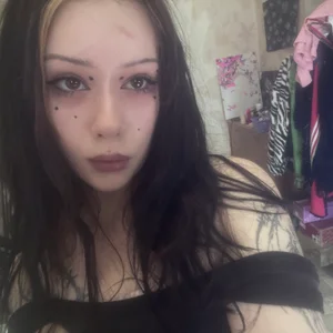 holly_mollyy_'s XXX Nude Photo 2