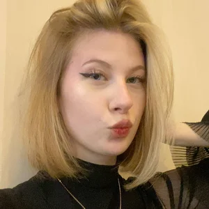 YvonneBou Public Pic