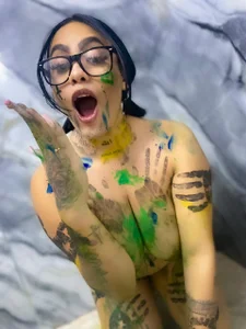 LOOK AT MY PAINTING 🎨🙈🥺 od nikky_latin  8 snímek