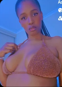 Kinkyy_ Public Poză 5