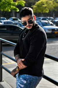 Andrew_Brown seductive for you Pic 3