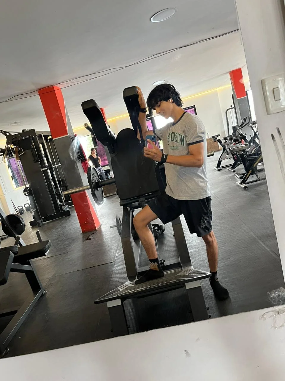 Cheys_Mast Public Poză 2