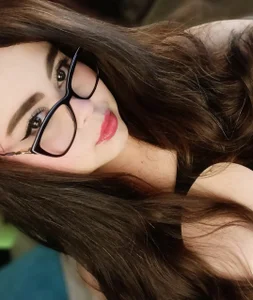 LolaVillalobos Looking at you, I know what you're doing 😋😋 Pic 3
