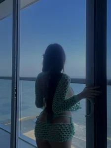 The sea and I 🌊❤️‍🔥💖 de OriannaWolf  3 Imagens