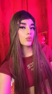 Mia_Blossoml__ red😋😈 รูป 