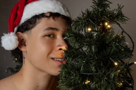 ApoloRicci Christmas 2025🎁 Pic 5