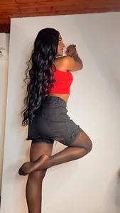 nahomi_campbell: 🧏🏻‍♀️🖤MY NEW LOOK 2025 ( 6 фото)