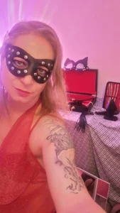 KrystallCox@xh Public  3. fénykép