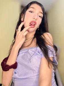 Emily-hottson I want all your body on me ❤️‍🔥🍓 Pic 3