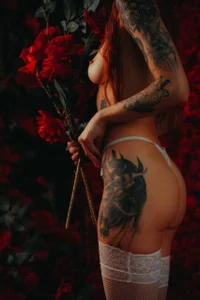 Assole Million Scarlet Roses Pic 3