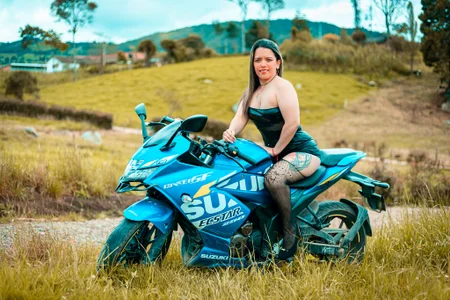 VeronicaBlake I love motorcycles ❤️‍🔥 Pic 2