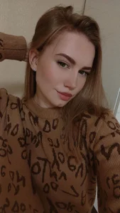 Lover_Daisy_ Public Pic 4