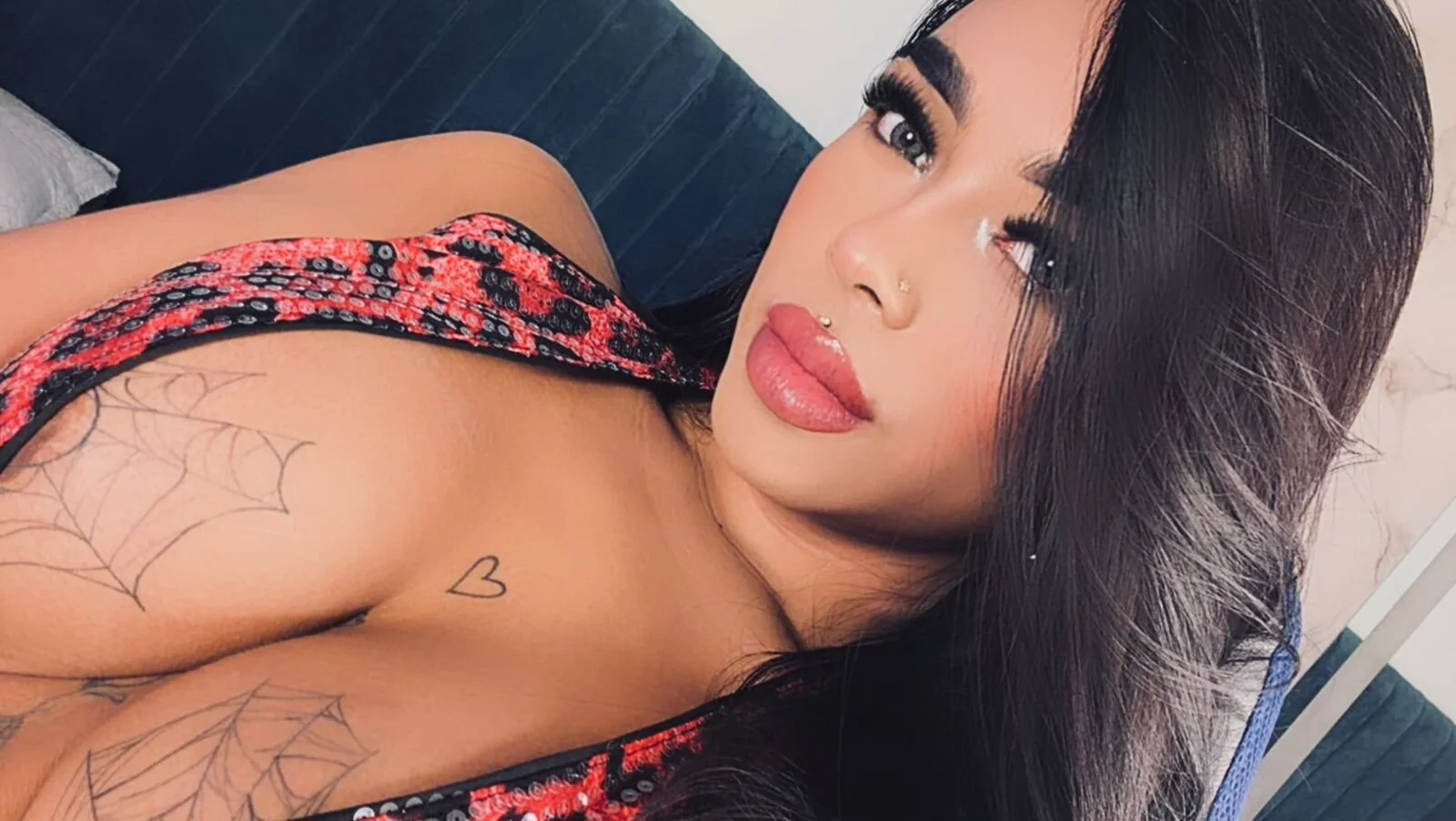 Do you dare to discover my naughty side? 🔥 de tinaqueen_noa Foto