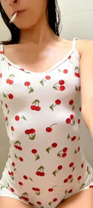 Strawberry_kawaiiのOops👀🤤💖🤭💞💧の枚の写真