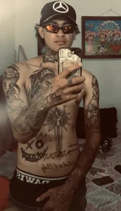 Yei02 Suck it baby টি ছবি